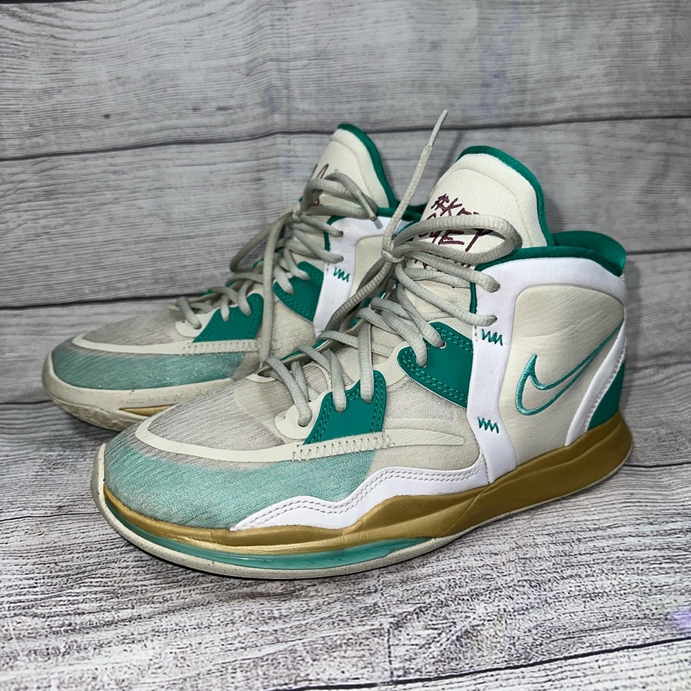 Nike Kyrie 8 Infinity x Sue Bird Golden Tribute  size 6Y / 7.5 women’s